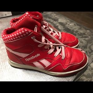 Used Retro red with hearts high top reeboks